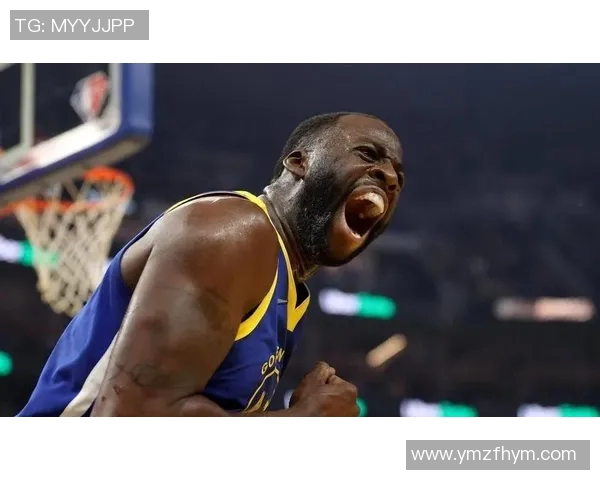 NBA赛场镜头捕捉球员小动作引争议引发球迷热议讨论